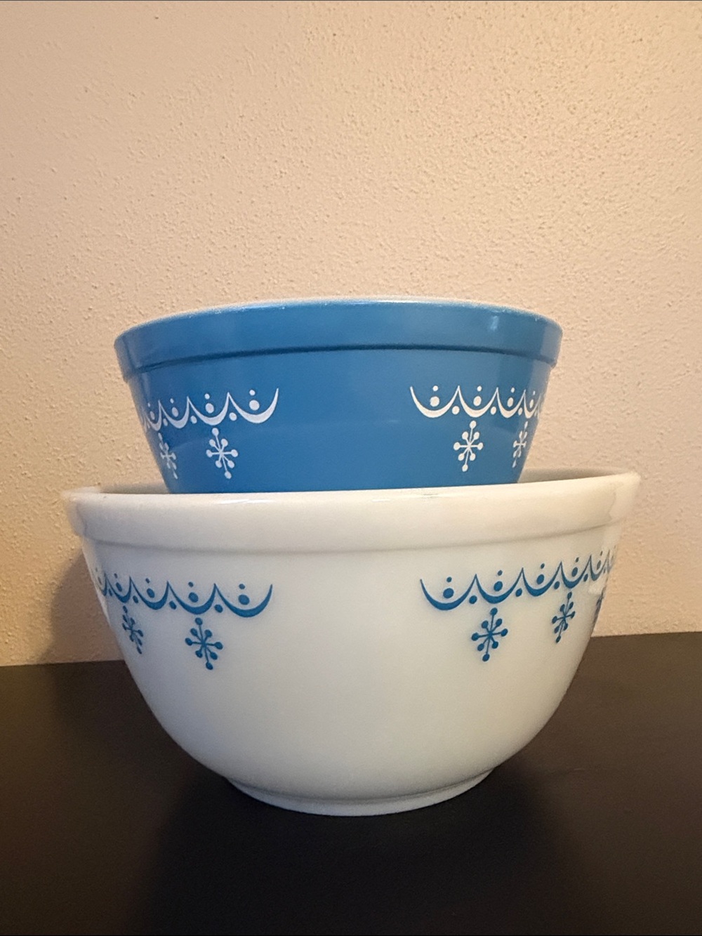 Vintage Pyrex Snowflake Blue Garland nesting mixing bowl set - Picture 7 of 9